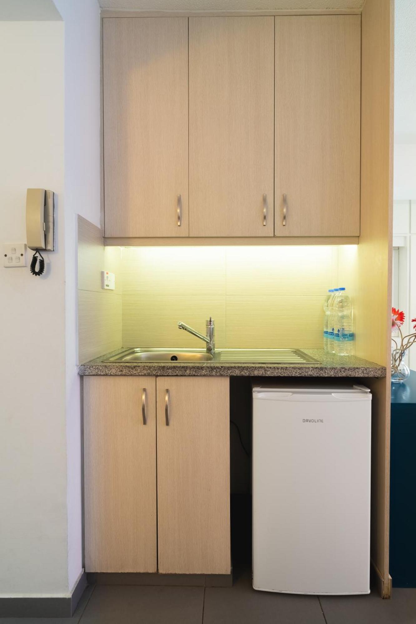 Mackenzie Blu Beach Studio Ларнака Екстериор снимка