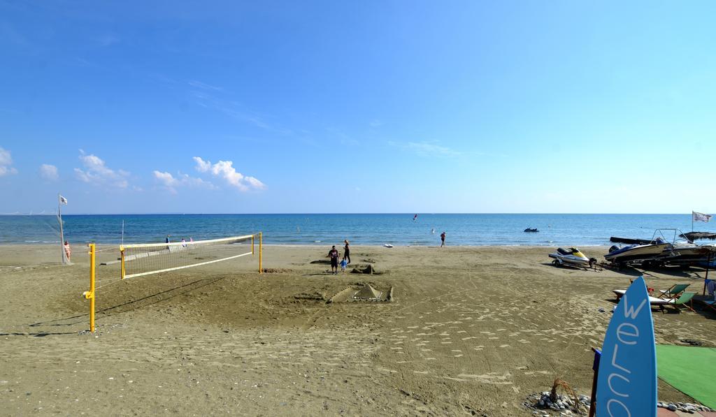 Mackenzie Blu Beach Studio Ларнака Екстериор снимка