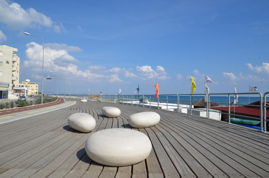 Mackenzie Blu Beach Studio Ларнака Екстериор снимка